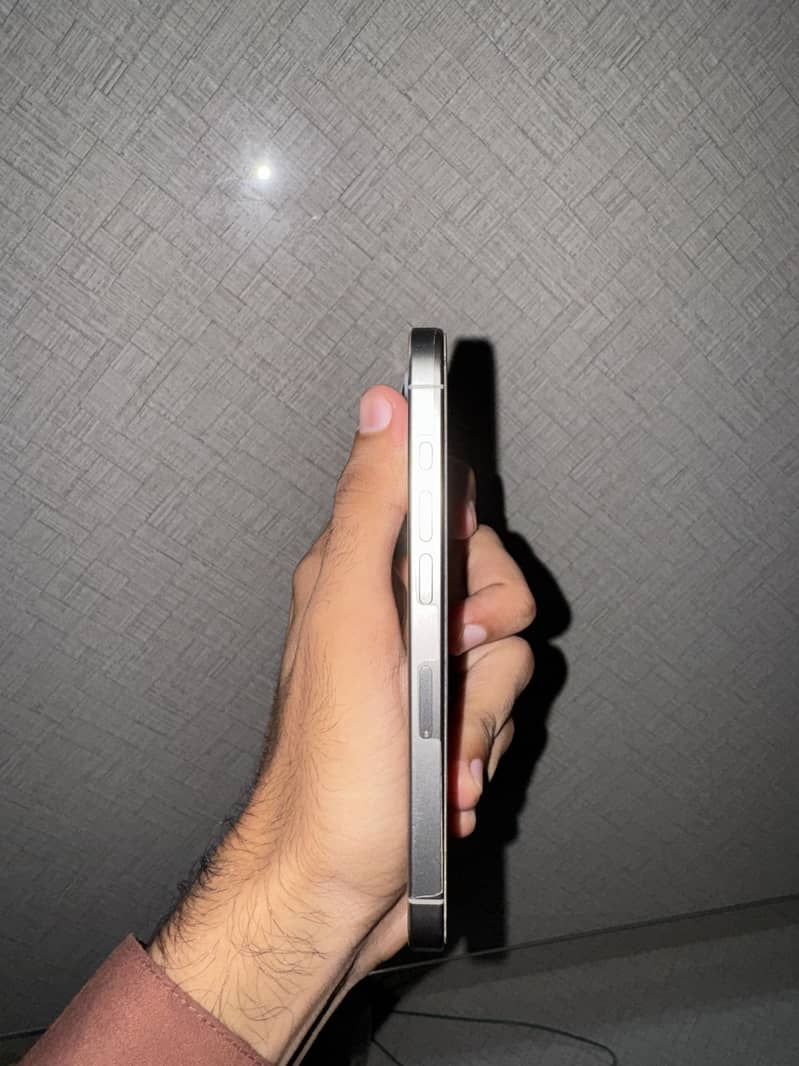 Apple iPhone 15 Pro 8