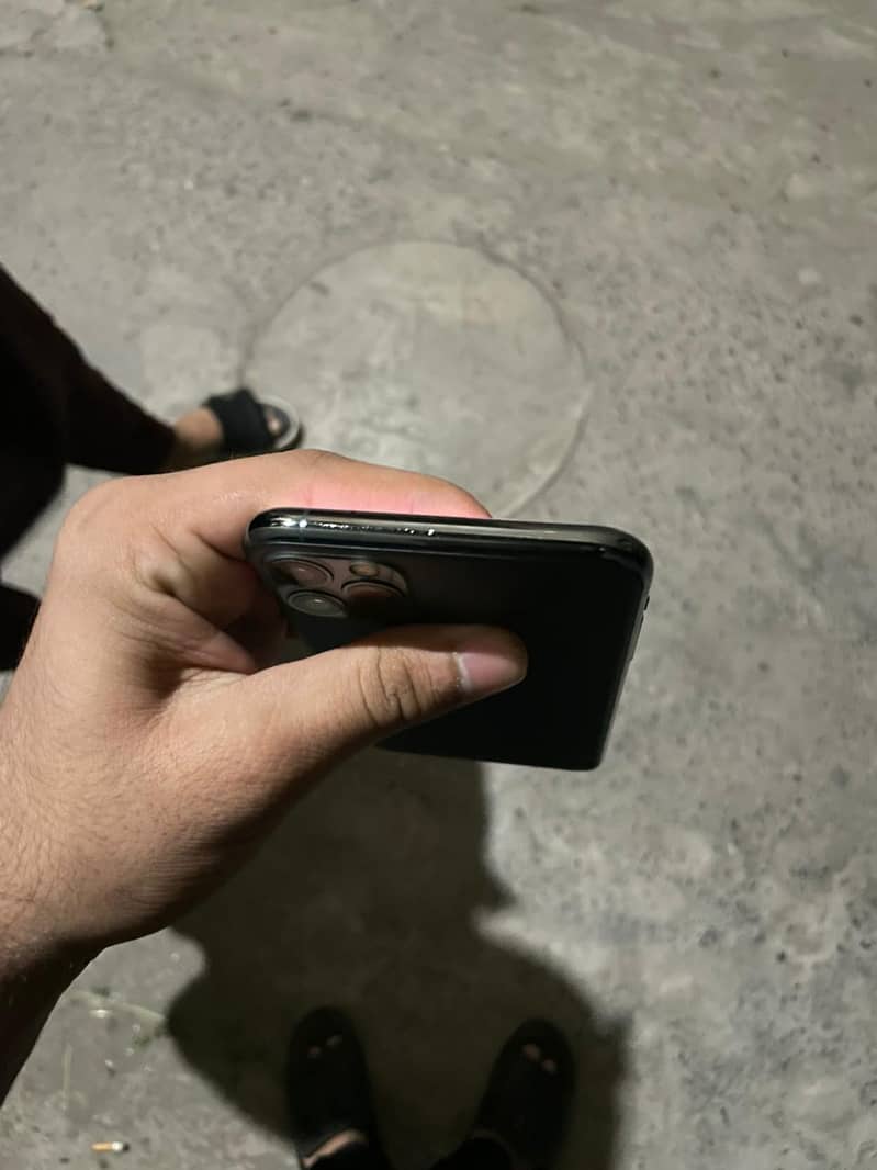Apple iPhone 11 Pro Max 1