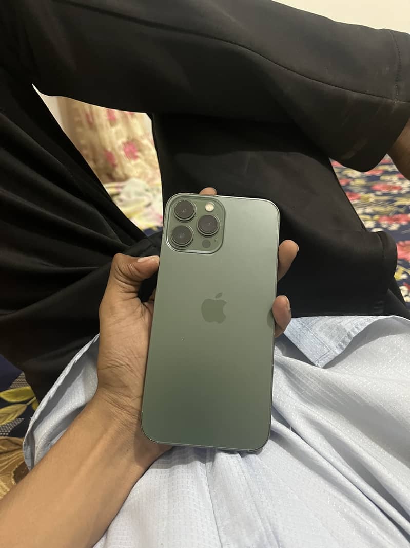 Apple iPhone 13 Pro Max 3