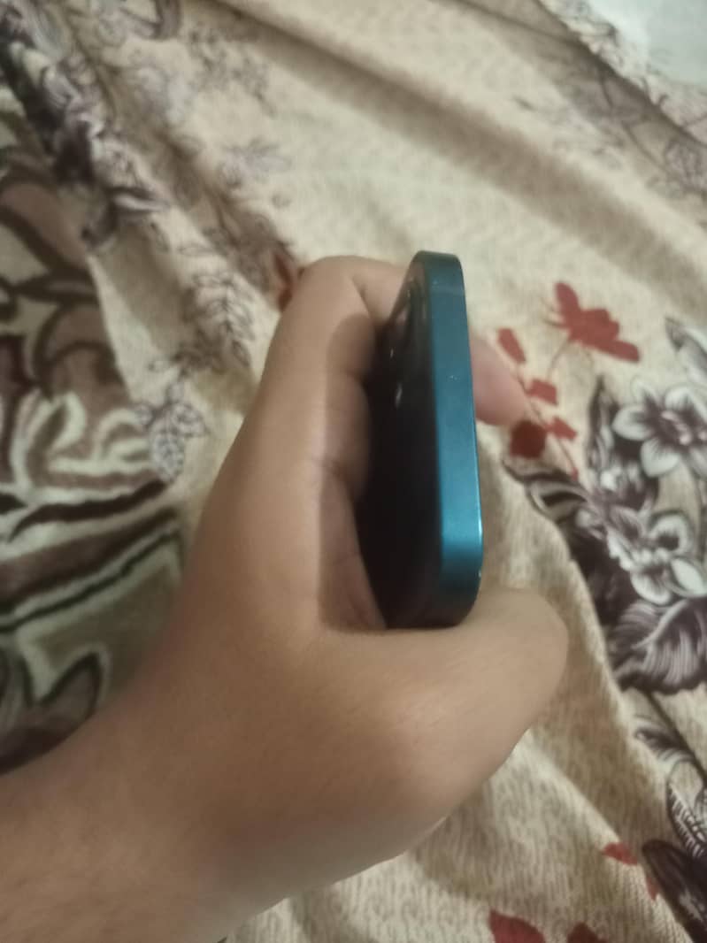 Apple iPhone 12 0