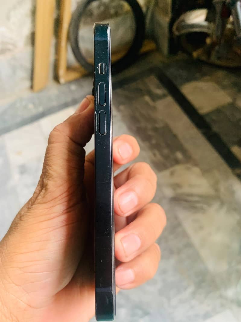 Apple iPhone 14 jv 1