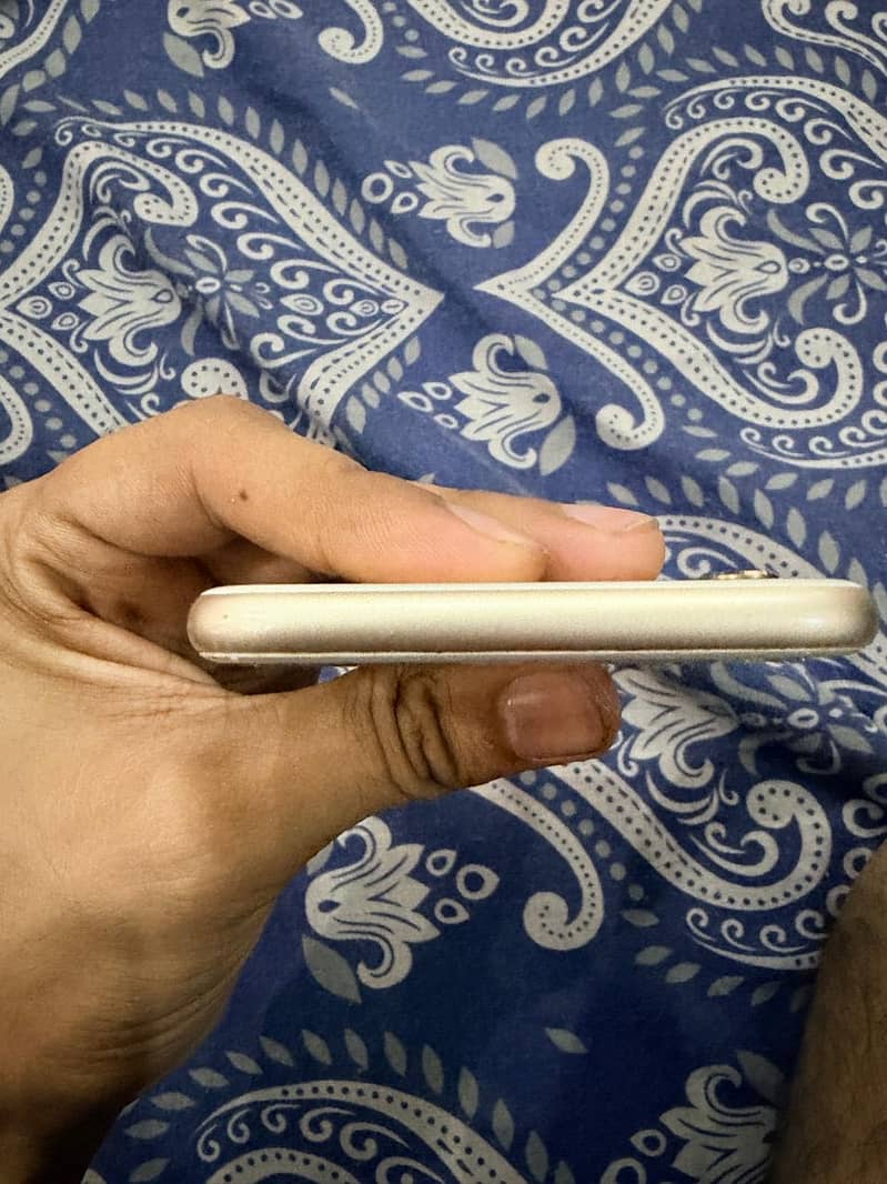 Apple iPhone 6S 3