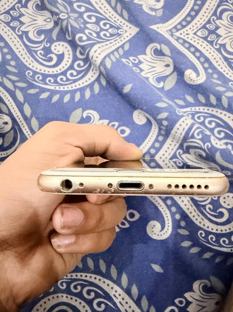 Apple iPhone 6S 4