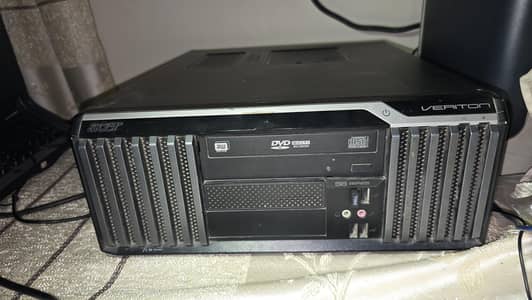 Core i5 630, 6gb ddr3 ram, 128gb SSD, 500gb HDD with LCD