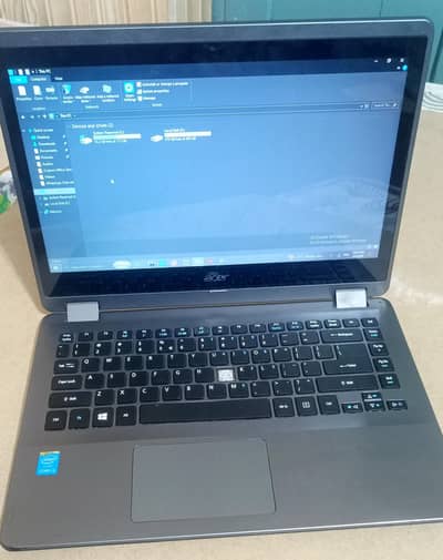 Acer flip laptop i3 5th gen 8gb Ram 700gb touch screen with charger