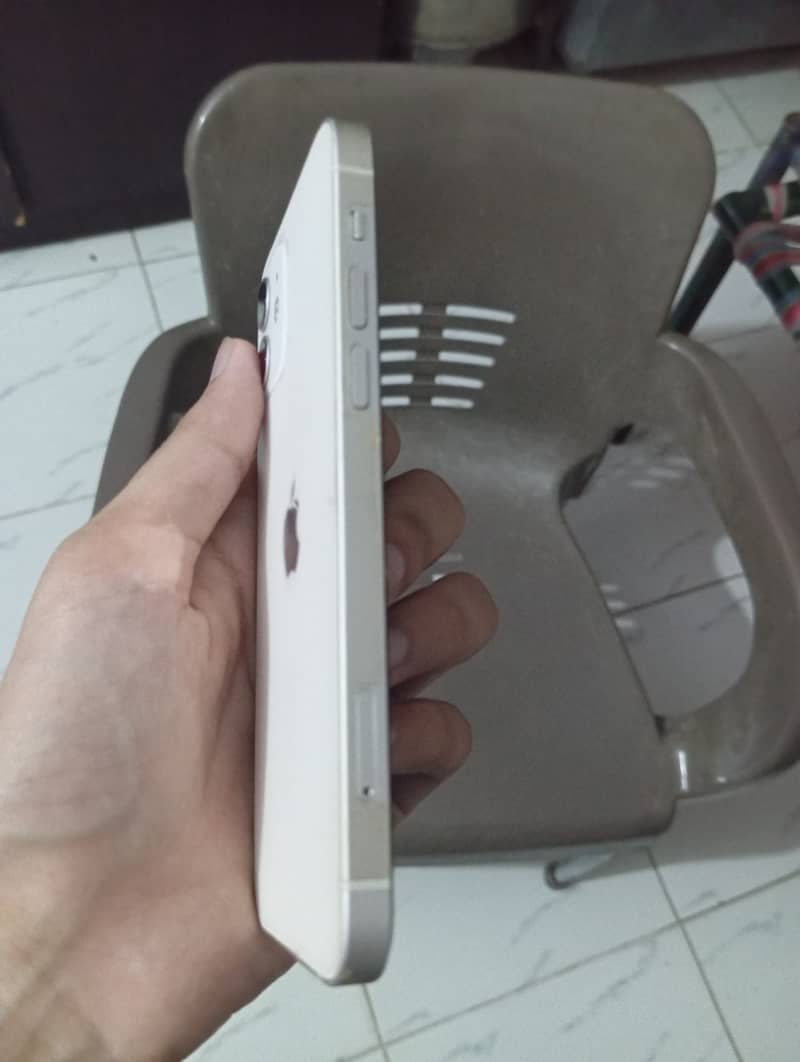 Apple iPhone 12 3