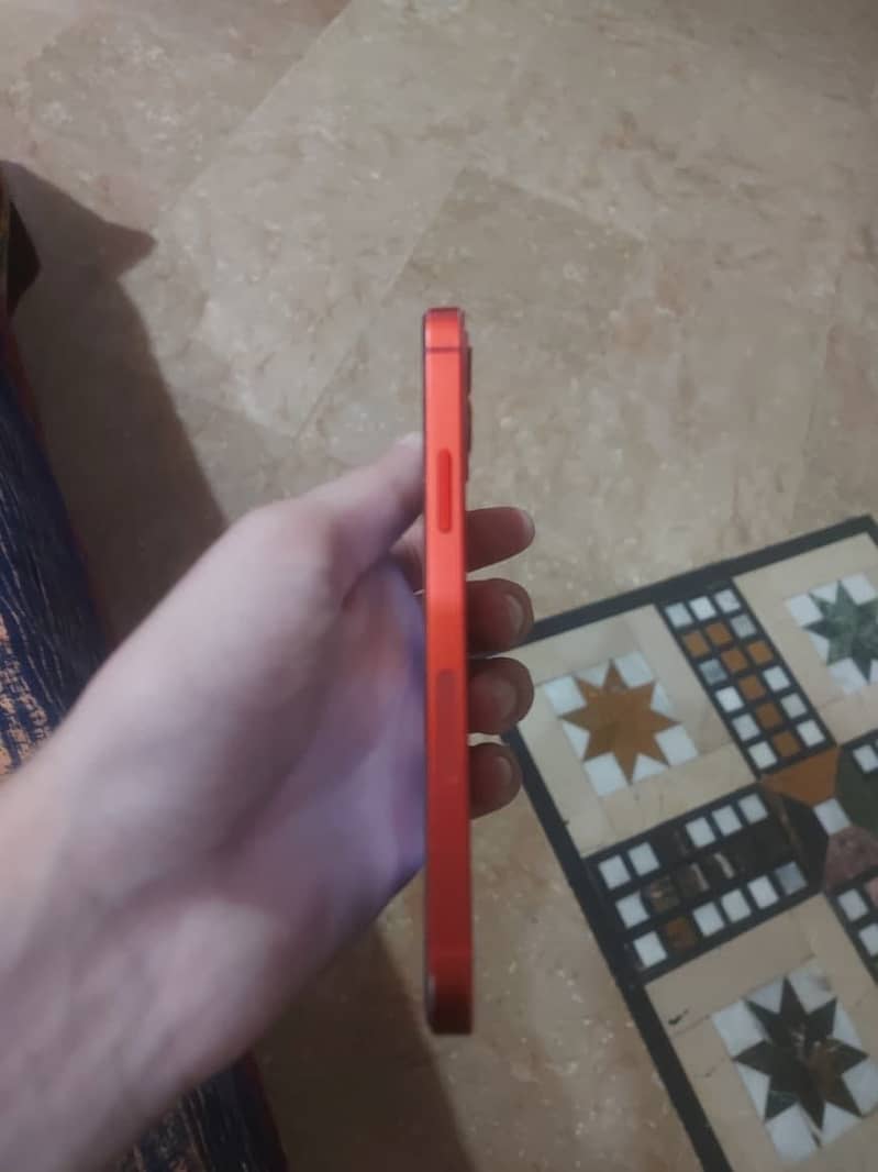 Apple iPhone 12 6