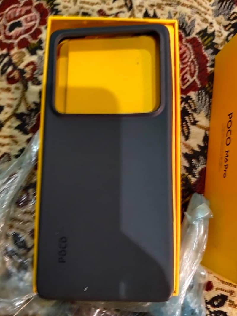 Xiaomi POCO M6 Pro 11