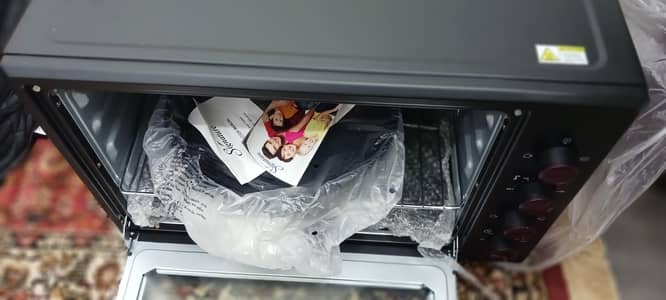 10/10 condition electric oven toaster.
