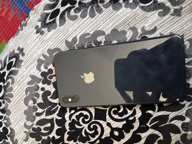 Apple iPhone XS Max 0