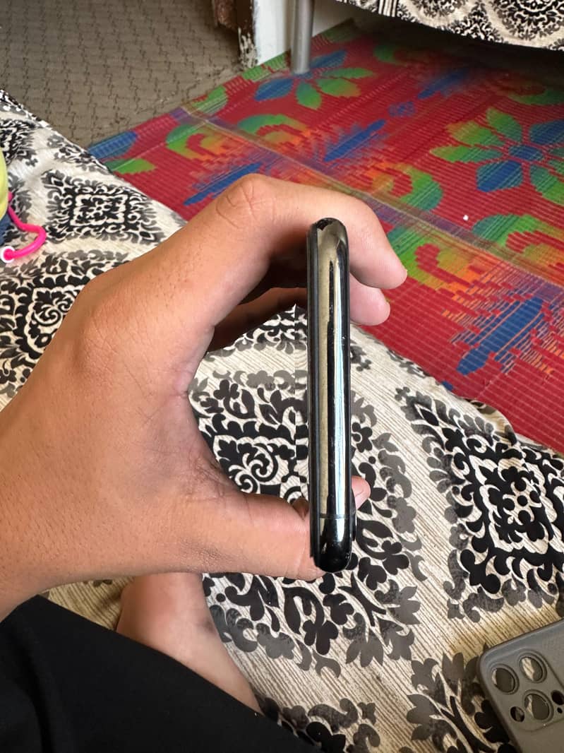 Apple iPhone XS Max 1