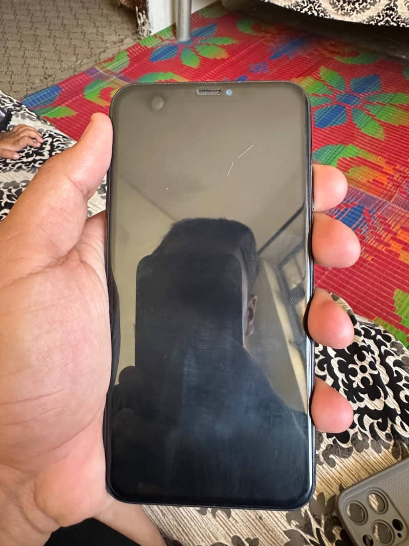 Apple iPhone XS Max 5