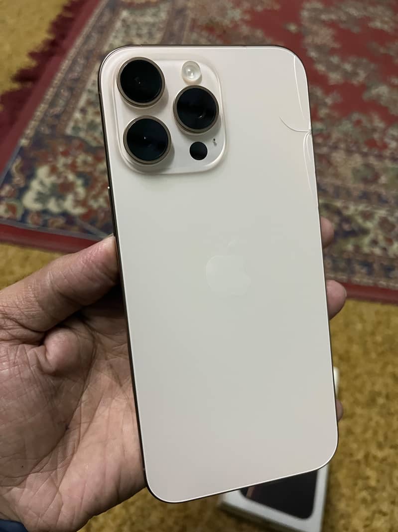 Apple iPhone 16 Pro Max 2