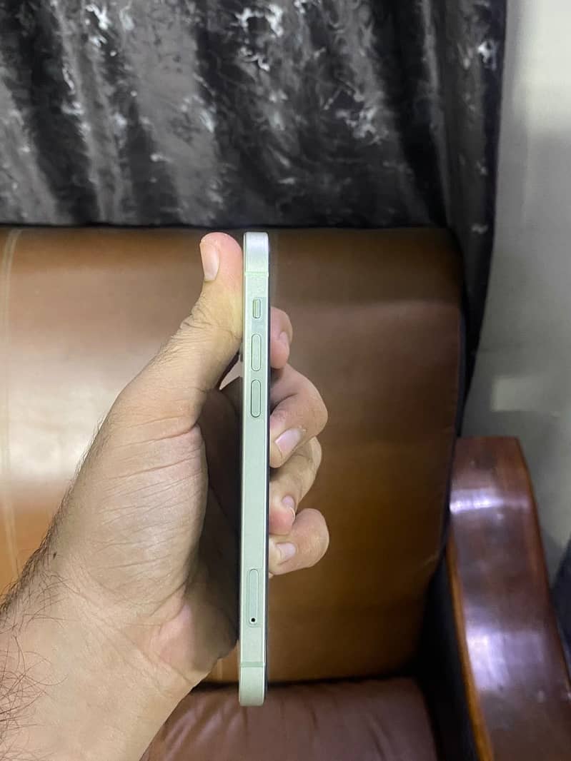 Apple iPhone 12 3