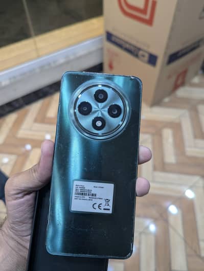 OPPO Reno12 F