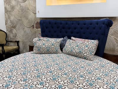 Luxurious round bed set with metres side tables dressing table mirror