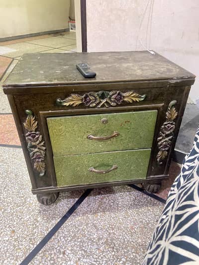 bed ha or side table 1 dressing