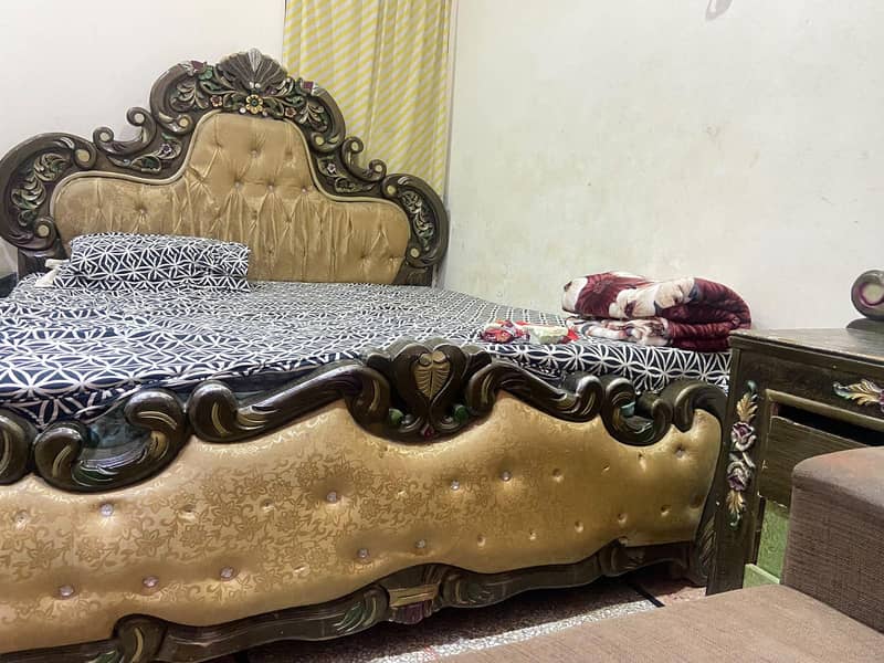 bed ha or side table 1 dressing 3