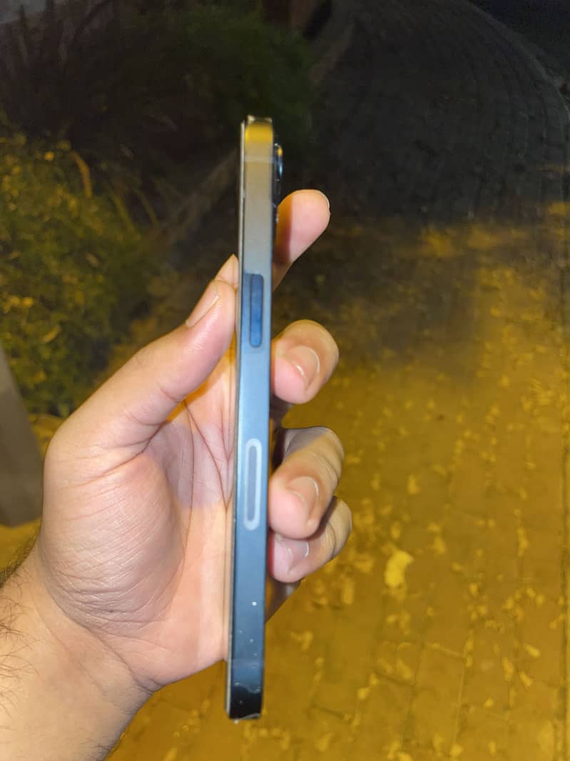 Apple iPhone 13 jv 1