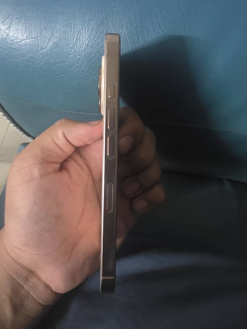 Apple iPhone 16 Pro 5