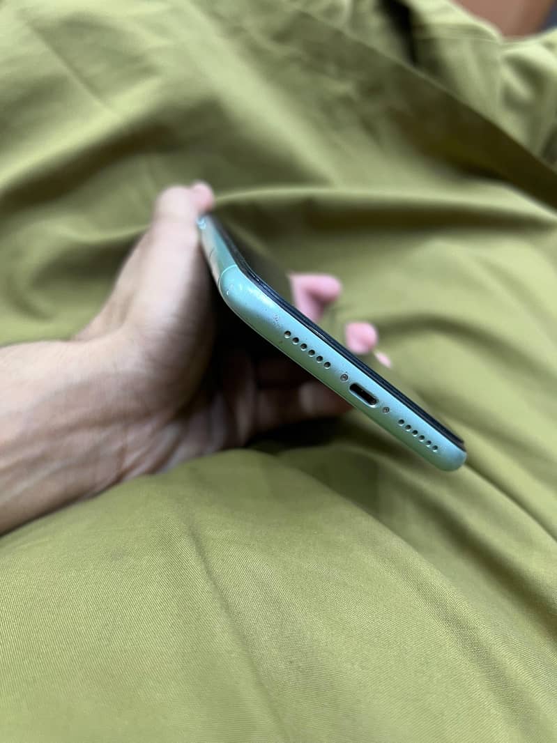 Apple iPhone 11 2