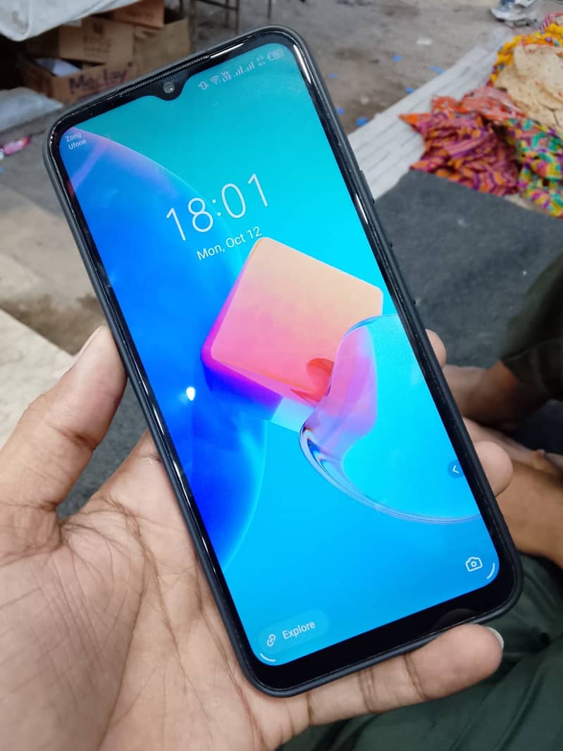 Tecno Spark 8C 3