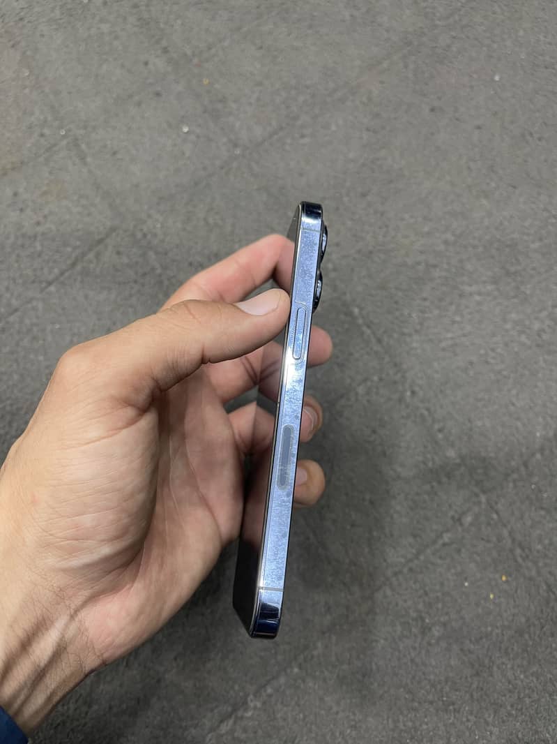 Apple iPhone 13 Pro 2