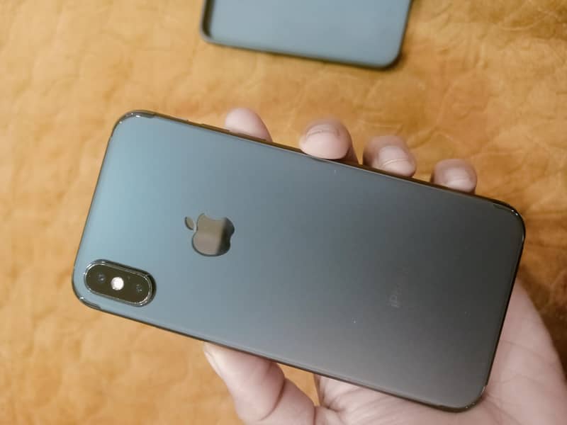 Apple iPhone X 5