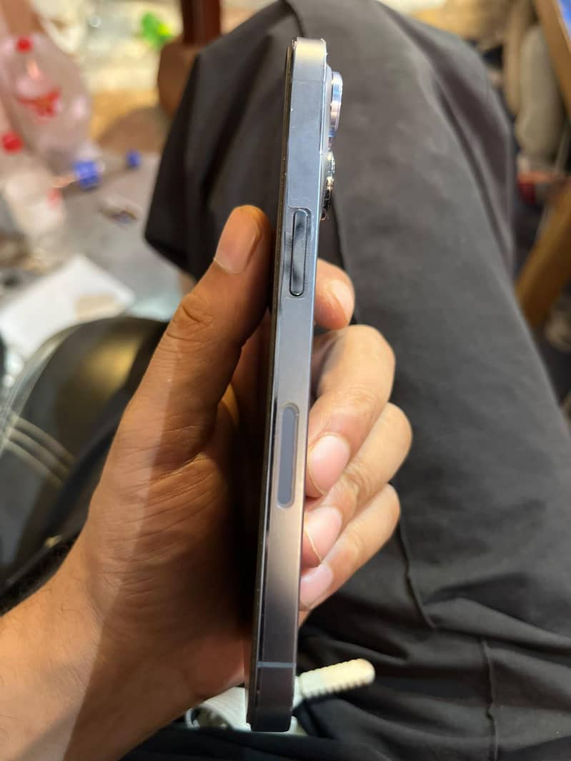 Apple iPhone 13 Pro 2