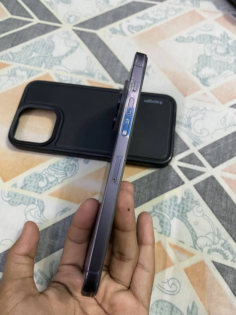Apple iPhone 14 Pro Max 1