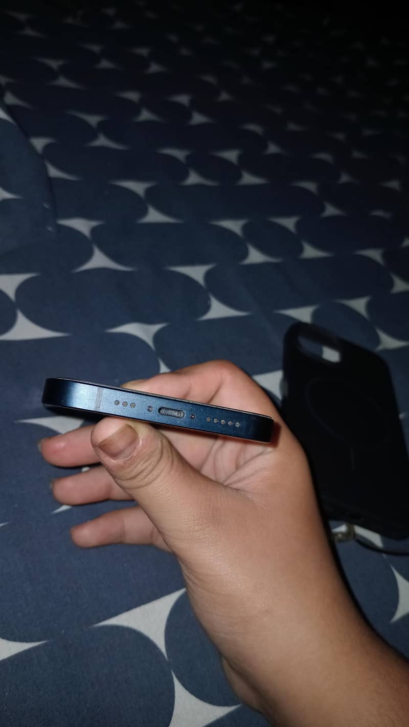 Apple iPhone 13 2