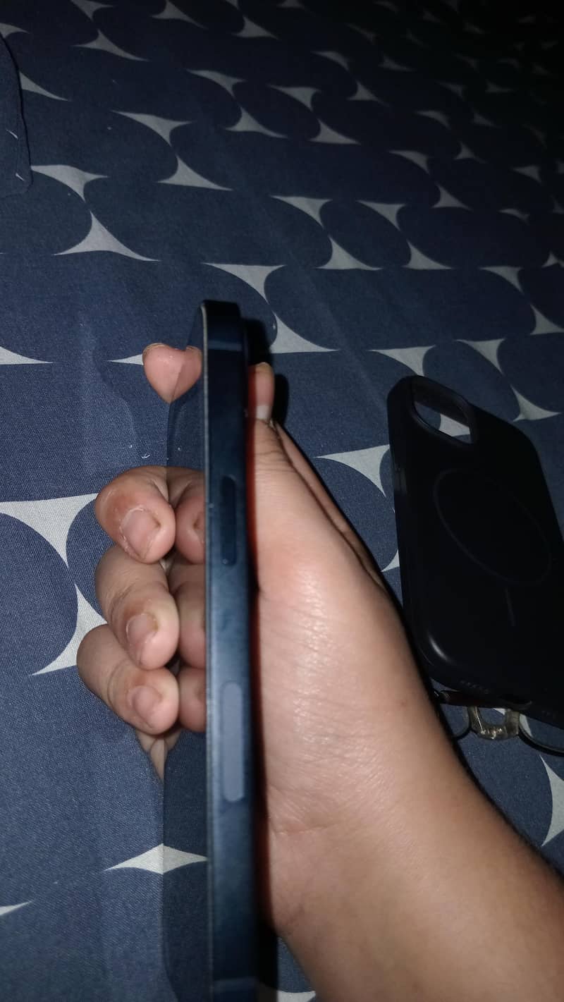 Apple iPhone 13 3