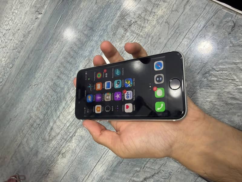 Apple iPhone SE 3