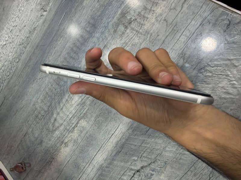 Apple iPhone SE 4