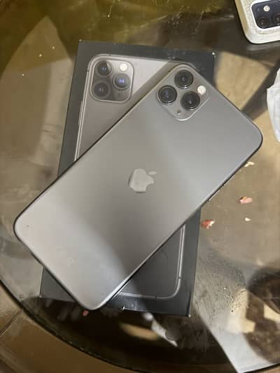 Apple iPhone 11 Pro Max factory unlock waterpack with box.