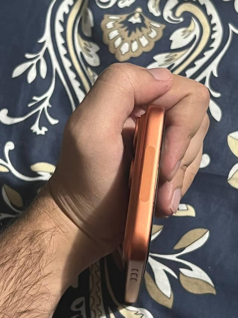 Apple iPhone 17 Pro Max 3