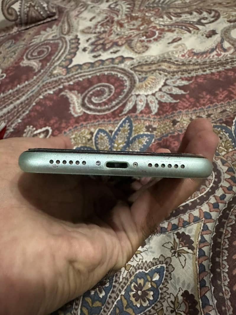 Apple iPhone 11 5