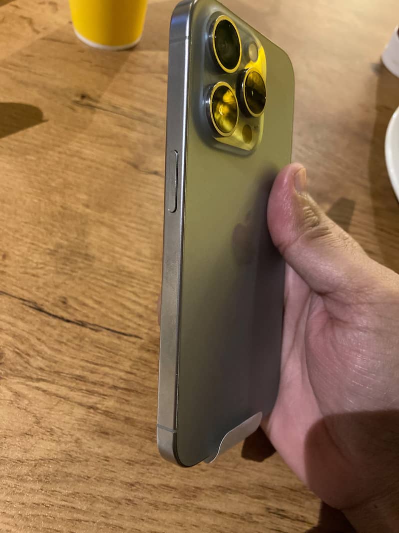 Apple iPhone 15 Pro 5