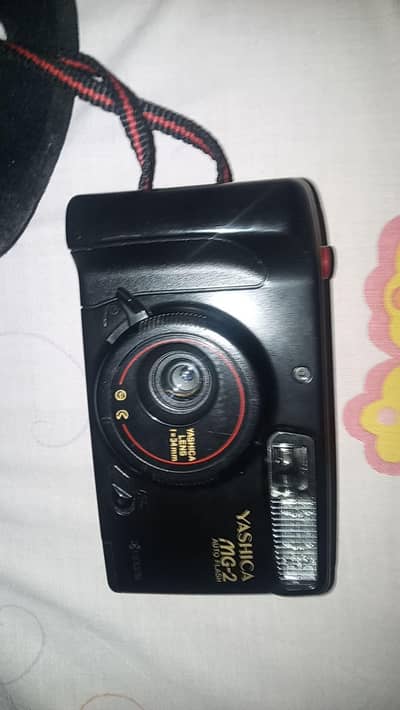 Original Vintage Yashica MG-2 Auto Flash Camera