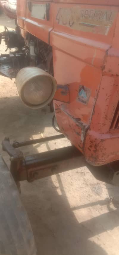Tracktor model 2000