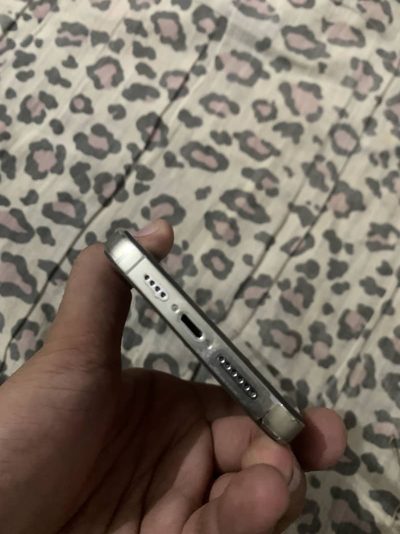 Apple iPhone 14 Pro Max 2