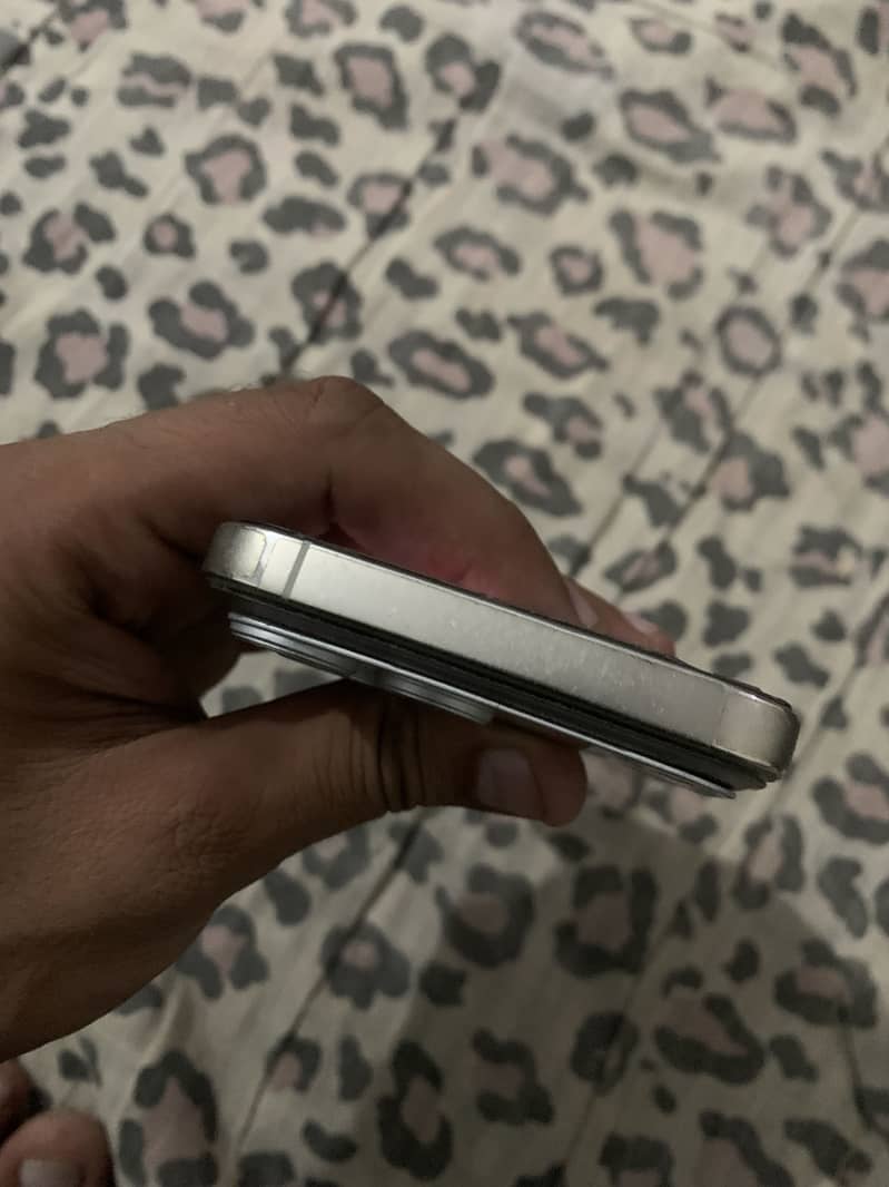 Apple iPhone 14 Pro Max 3
