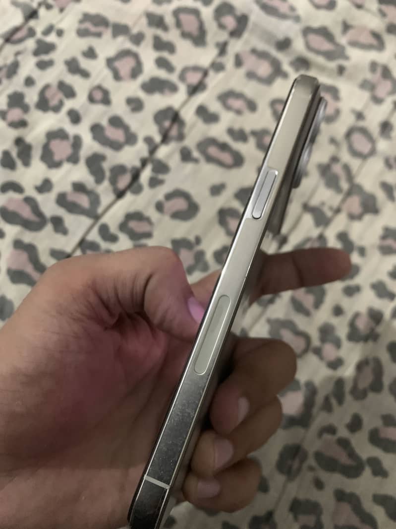 Apple iPhone 14 Pro Max 7