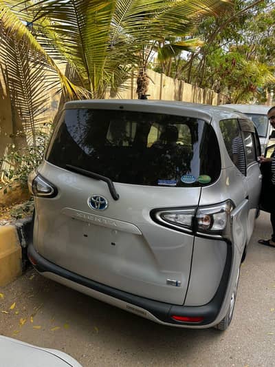 Toyota Sienta 2018