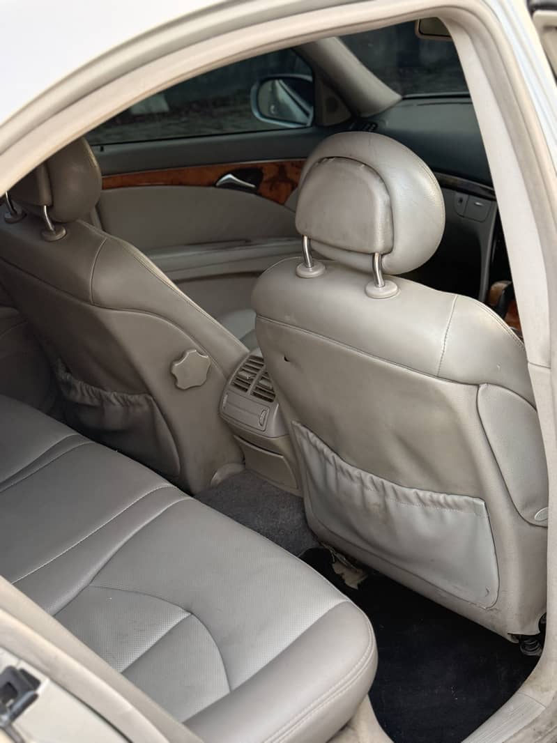 Mercedes E240 2