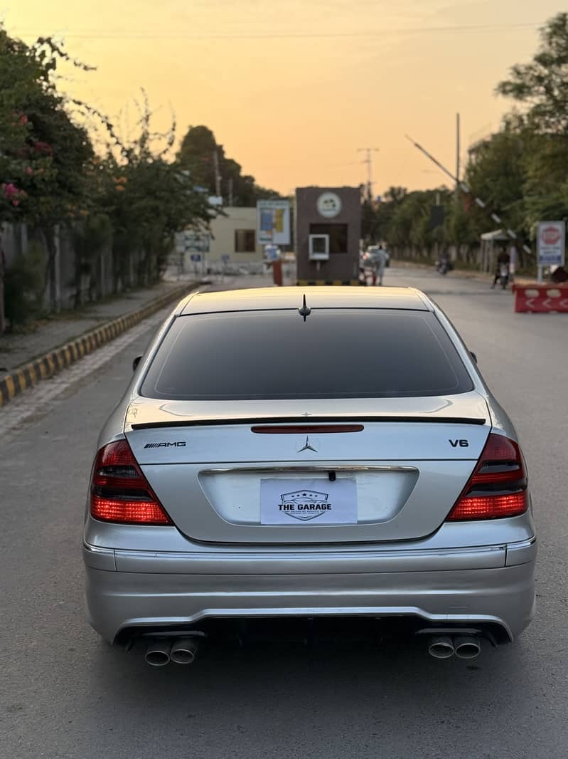Mercedes E240 3
