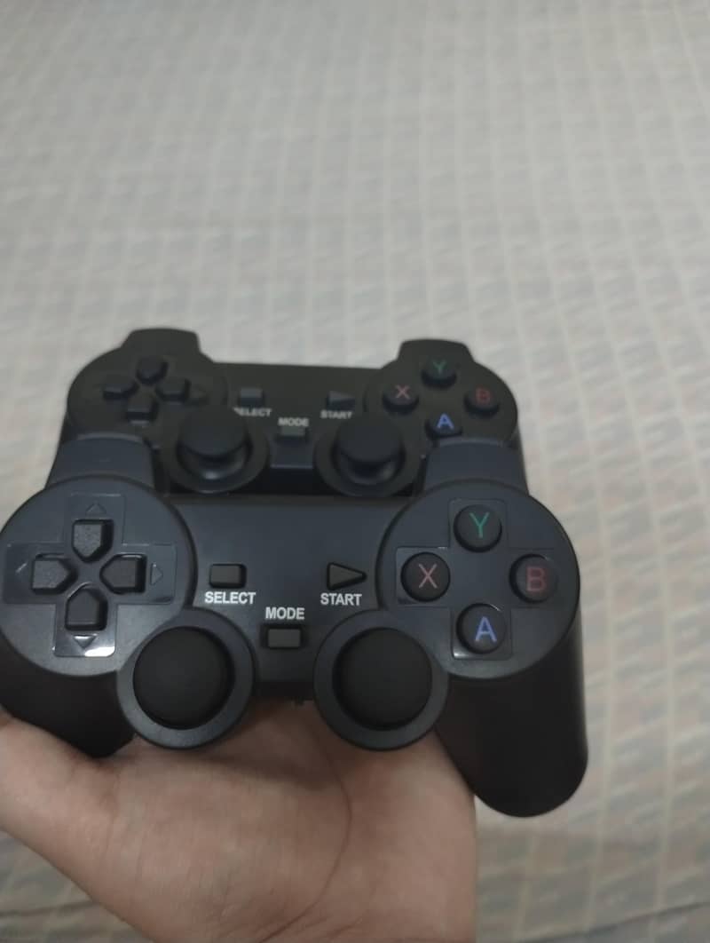2.4G WIRELESS CONTROLLER GAMEPAD 0