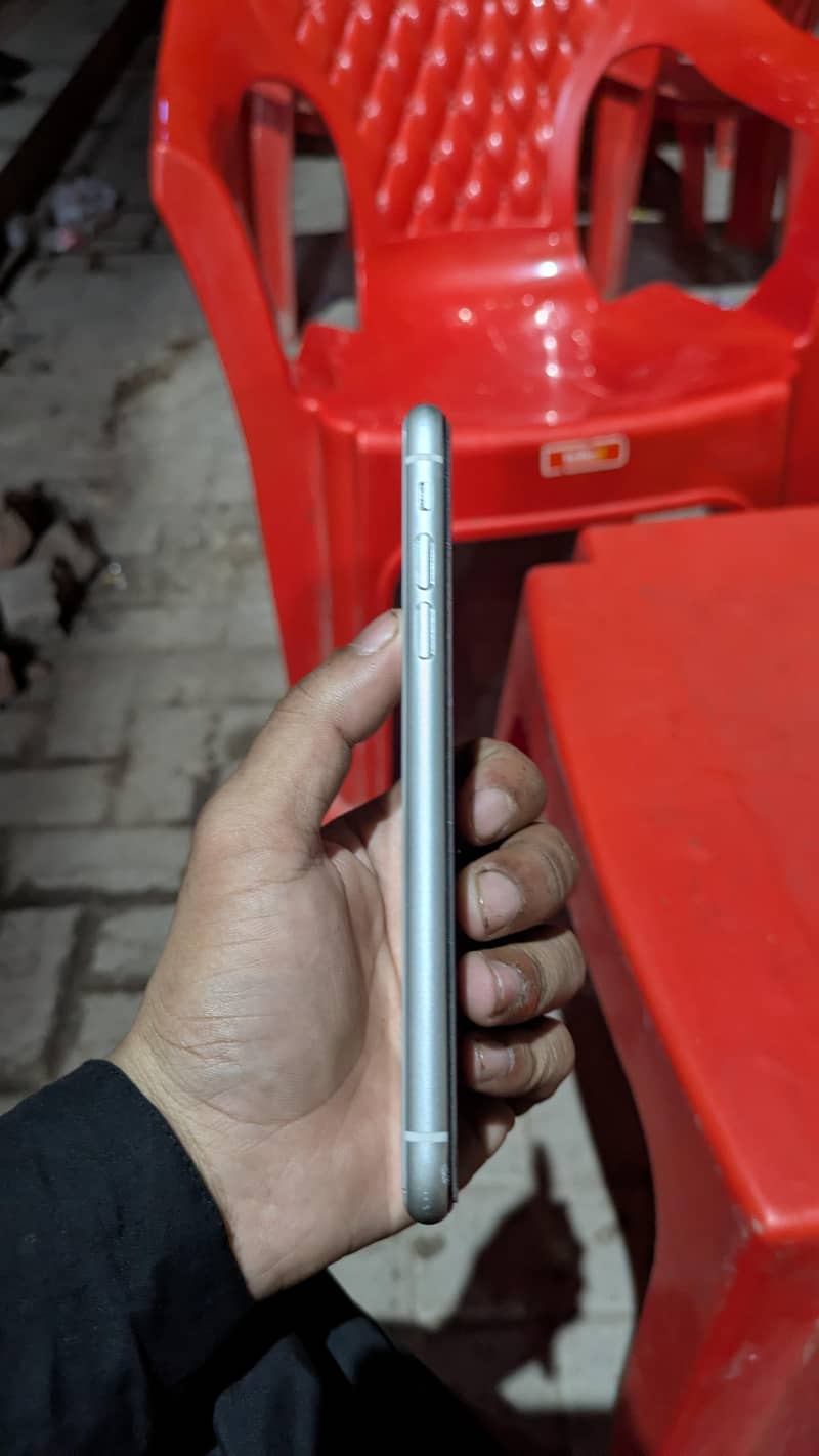 Apple iPhone 11 5