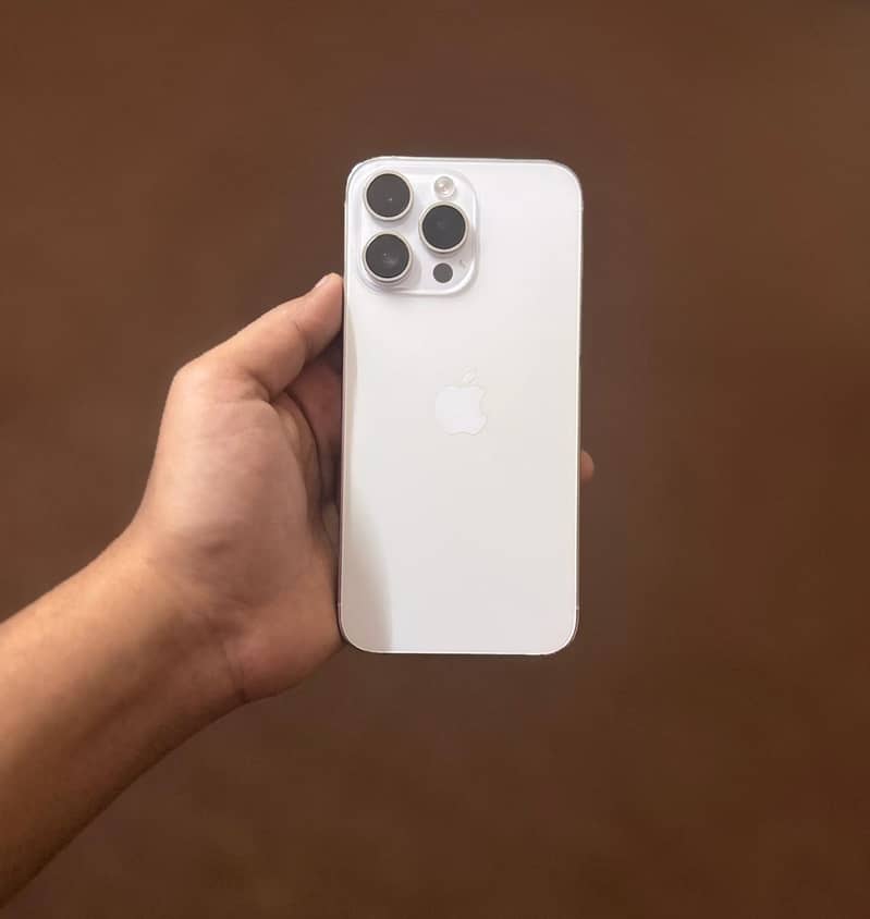 Apple iPhone 14 Pro Max 1