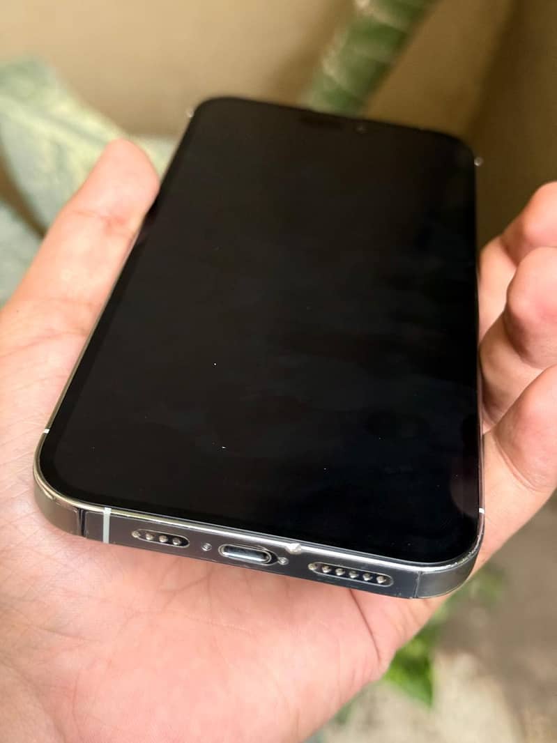 Apple iPhone 14 Pro Max 5